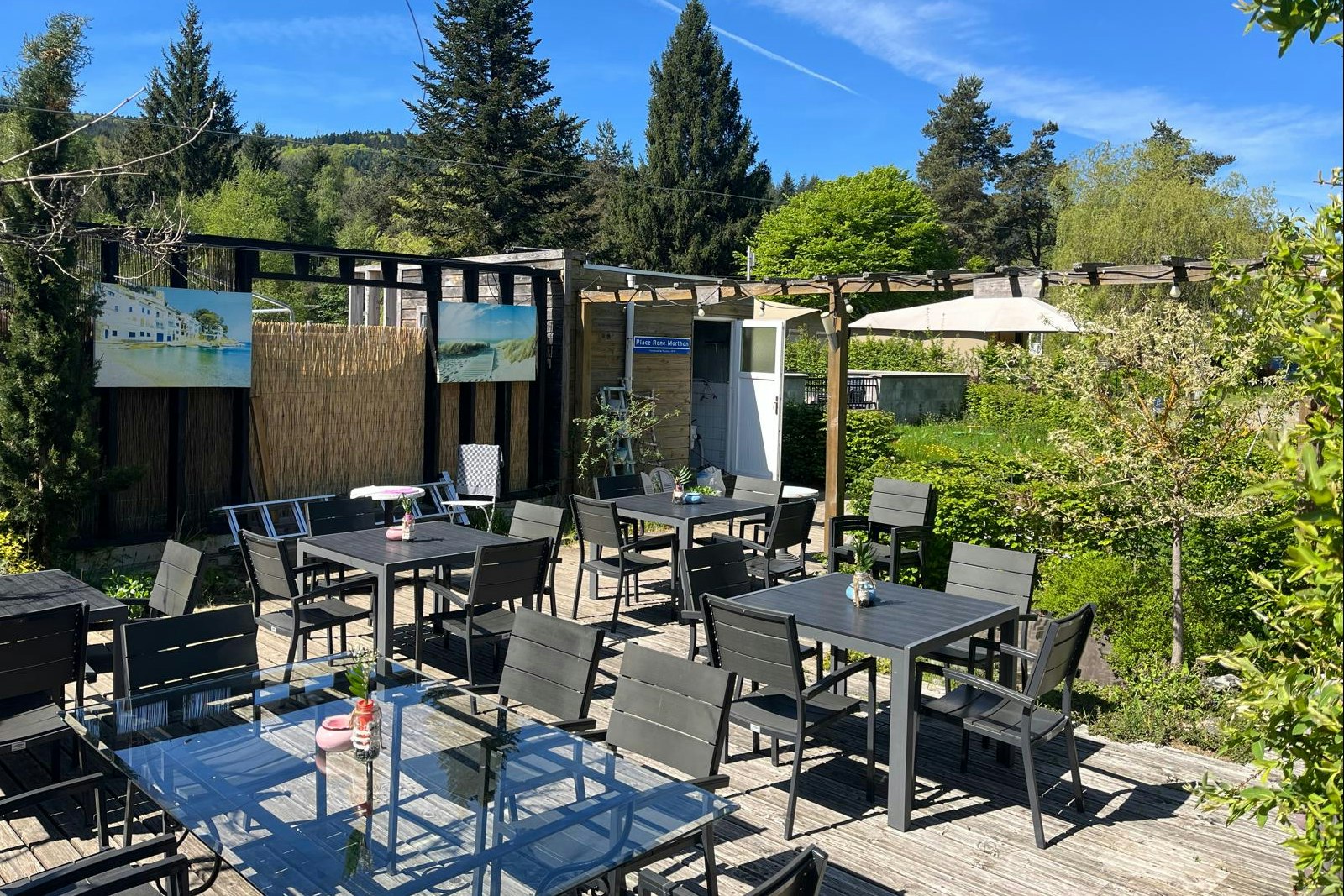 Camping le Paradou  - Restaurant mit Terrasse auf dem Campingplatz