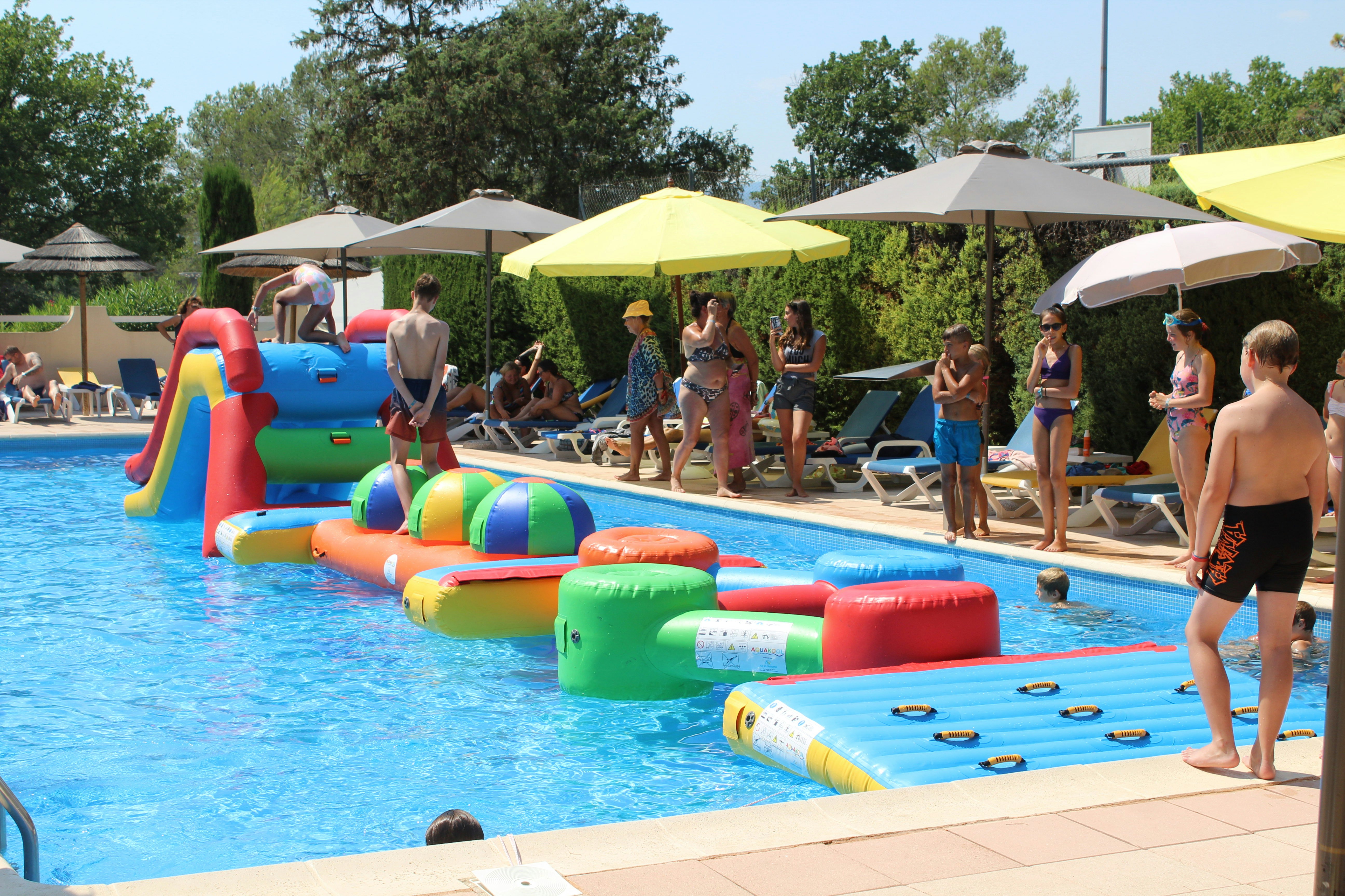 Camping Le Parc - Wasser Parkour auf Pool 