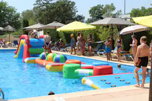 Camping Le Parc - Wasser Parkour auf Pool