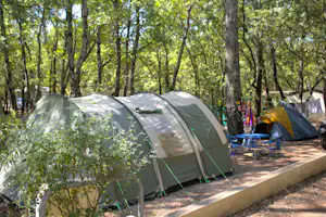 Camping Le Parc - Zelte auf Standplätzen