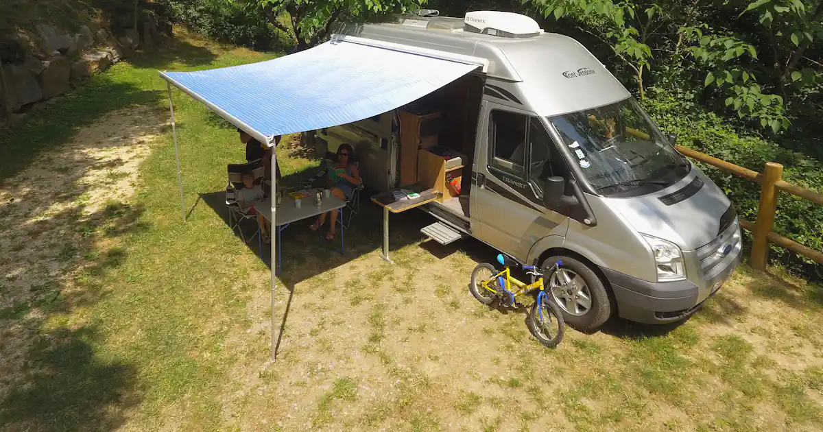 Liegt der Camping Le Pastural am Fluss?