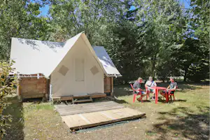 Flower Camping le Pavillon - Glamping-Zelt mit Terrasse auf dem Campingplatz