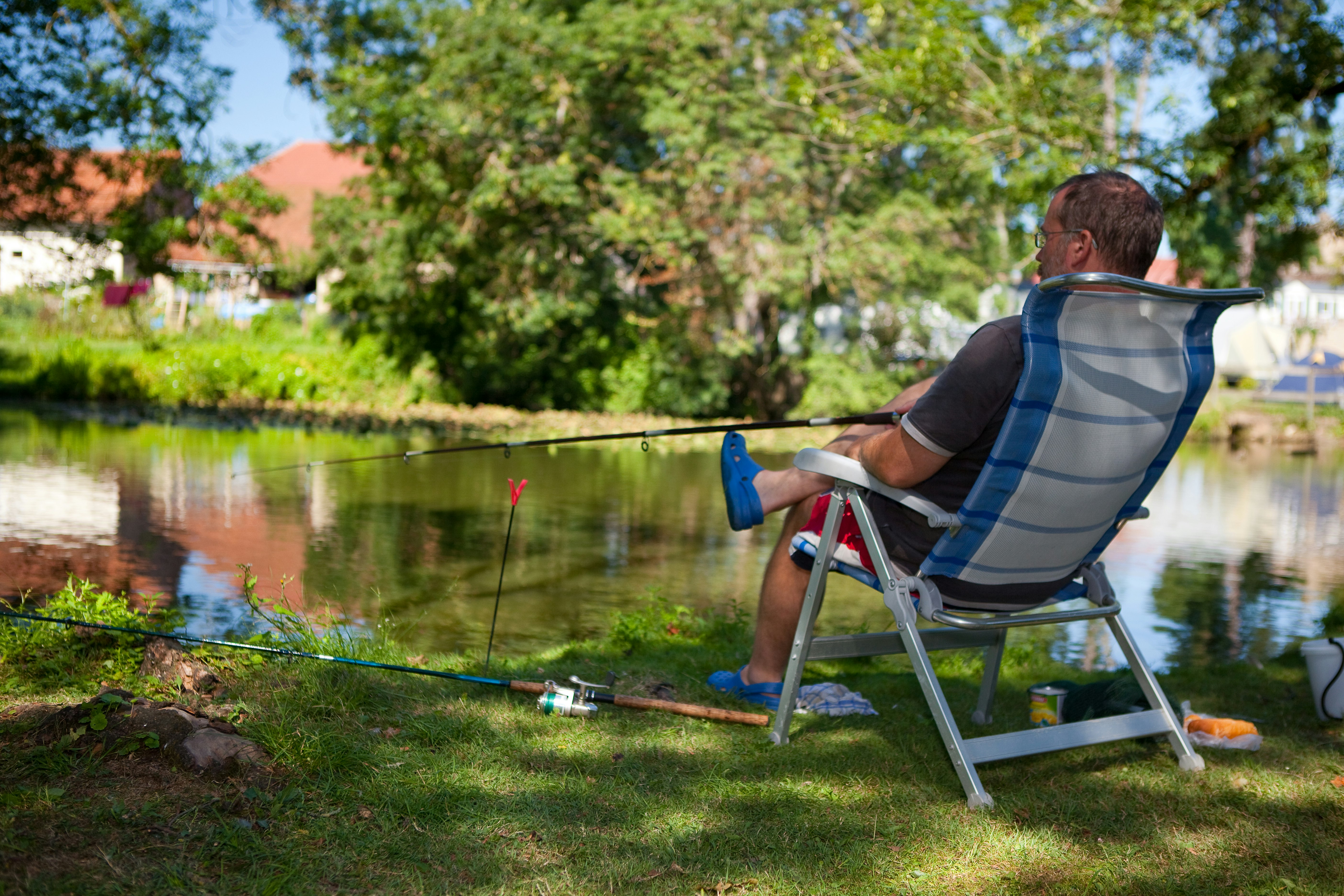 Camping Le Périgord - Angeln als Freizeitaktivität auf dem Campingplatz