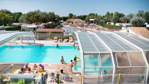 Camping Le Petit Paris - Freibad auf dem Campingplatz