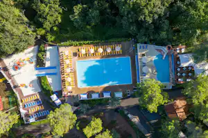 Camping Le Pianacce - Poolbereich auf dem Campingplatz