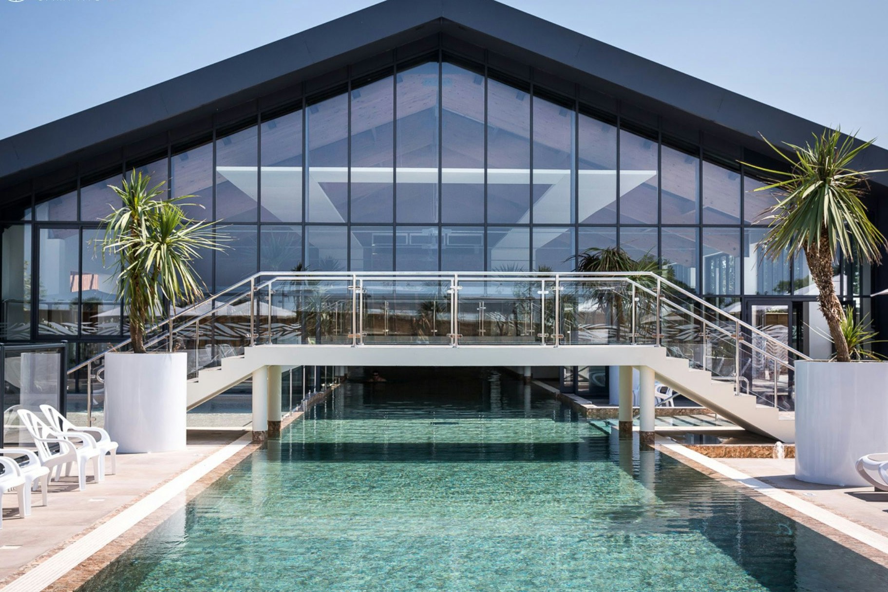 Yelloh! Village Le Pin Parasol - Pool auf dem Campingplatz