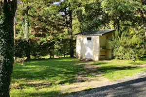 Flower Camping Le Plan d'Eau - Stellplatz auf der Wiese