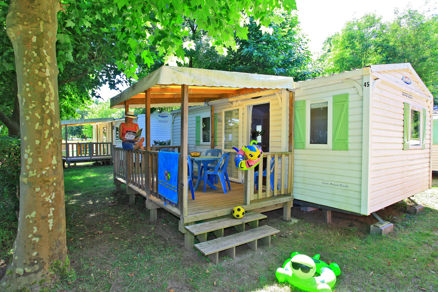 Camping Le Plein Air des Bories