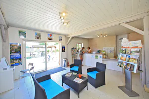 Camping Le Plein Air des Bories - Rezeption auf dem Campingplatz