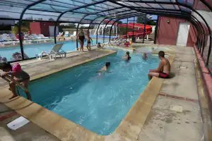 Camping Le Port - Hallenbad auf dem Campingplatz