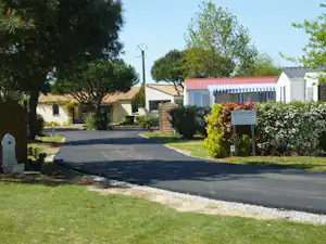 Camping Le Ragis - Einfahrt des Campingplatzes