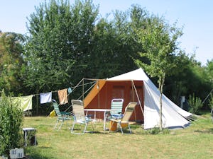 Camping Le Ragis - Zeltplatz auf dem Campingplatz