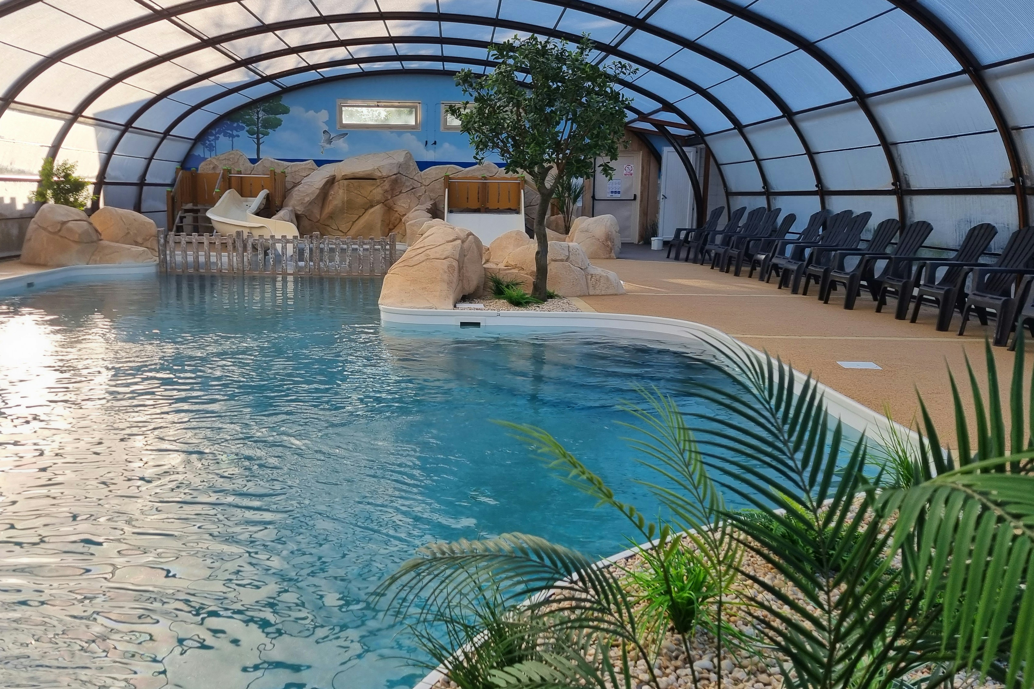 Yelloh! Village Le Ranch - Hallenbad auf dem Campingplatz