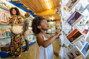 Camping Le Ranolien - Souvenir Shop auf dem Campingplatz