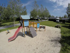Camping Le Robinson - Kinderspielplatz auf dem Campingplatz