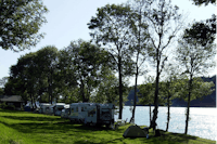 Camping Le Rocheray  Camping du Lac de Joux -  Wohnwagen- und Zeltstellplatz am Lac de Joux