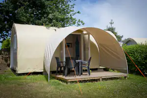 Camping Le Rouge Gorge - Mobilheim mit Veranda auf dem Campingplatz