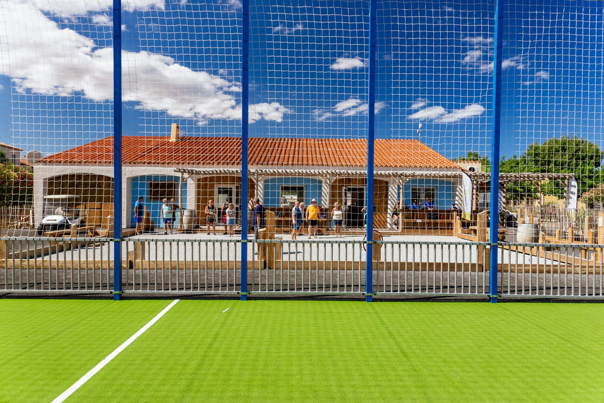 Chadotel Camping Le Roussillon - Mehrzwecksportplatz auf dem Campingplatz