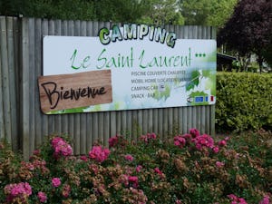 Camping Le Saint Laurent - Schild am Eingang des Campingplatzes