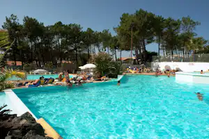 Camping Le Saint Martin - Pool vom Campingplatz