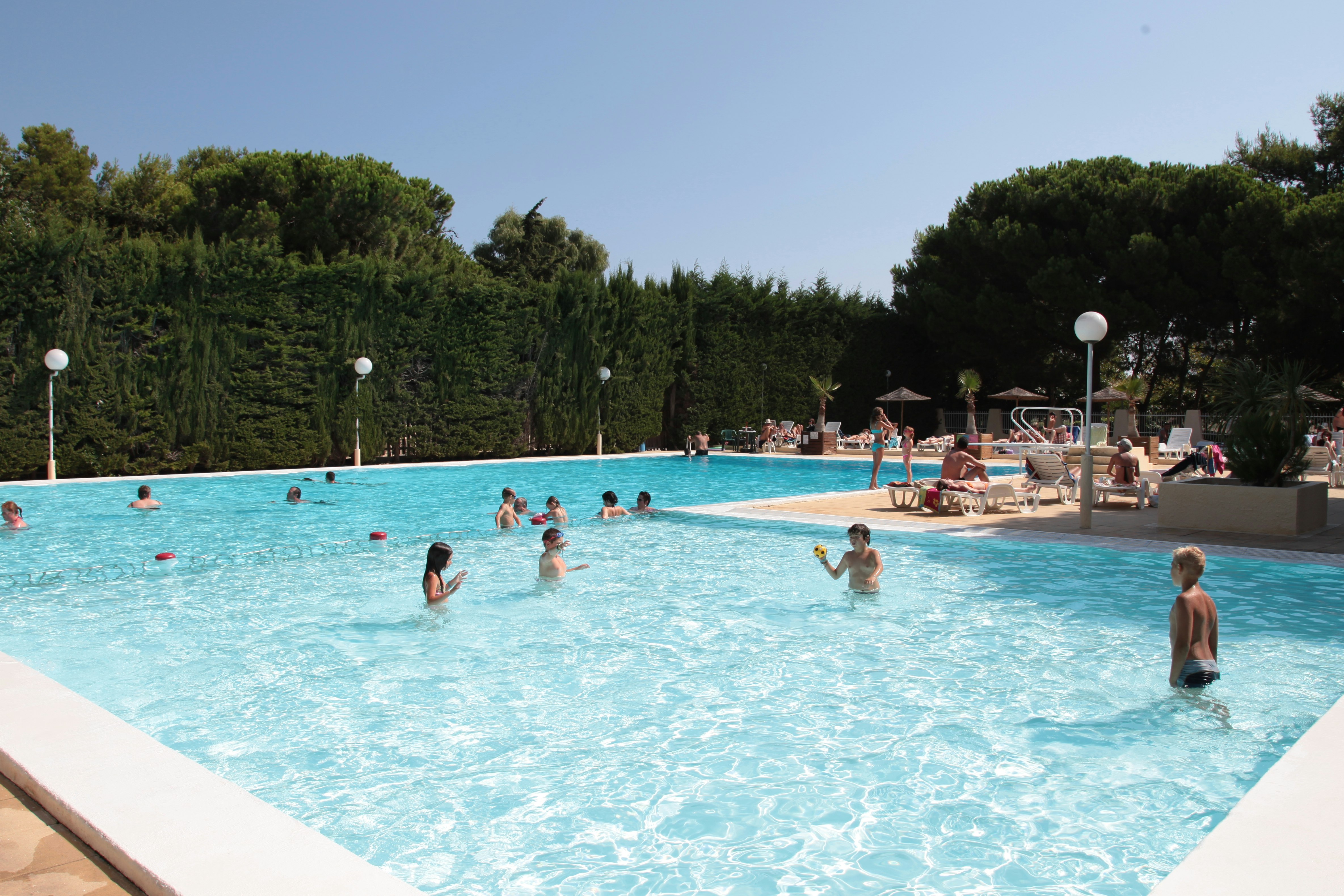 Camping Le Sainte Marie - Freibad auf dem Campingplatz