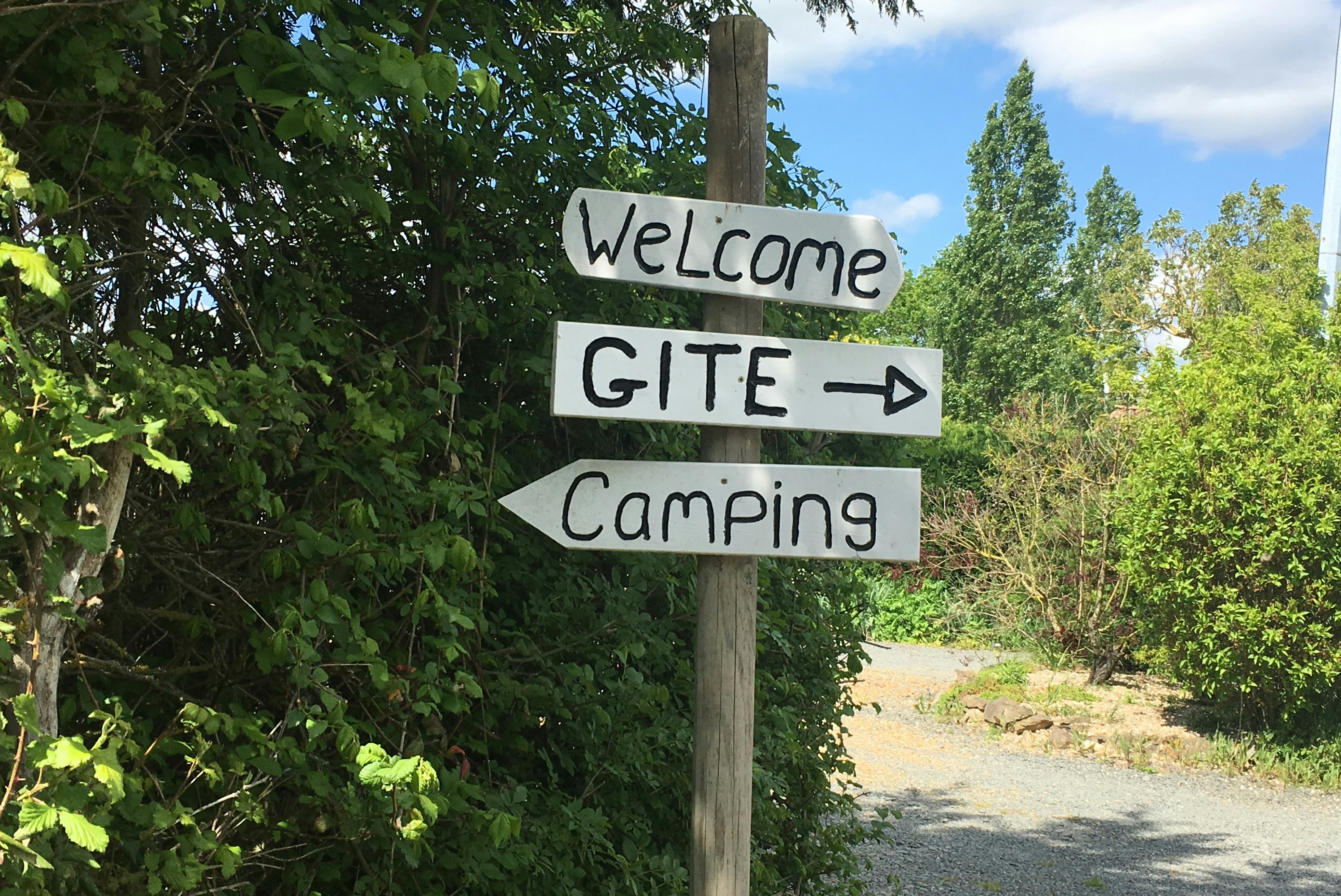 Camping Le Serpolin - Eingangsschild des Campingplatzes