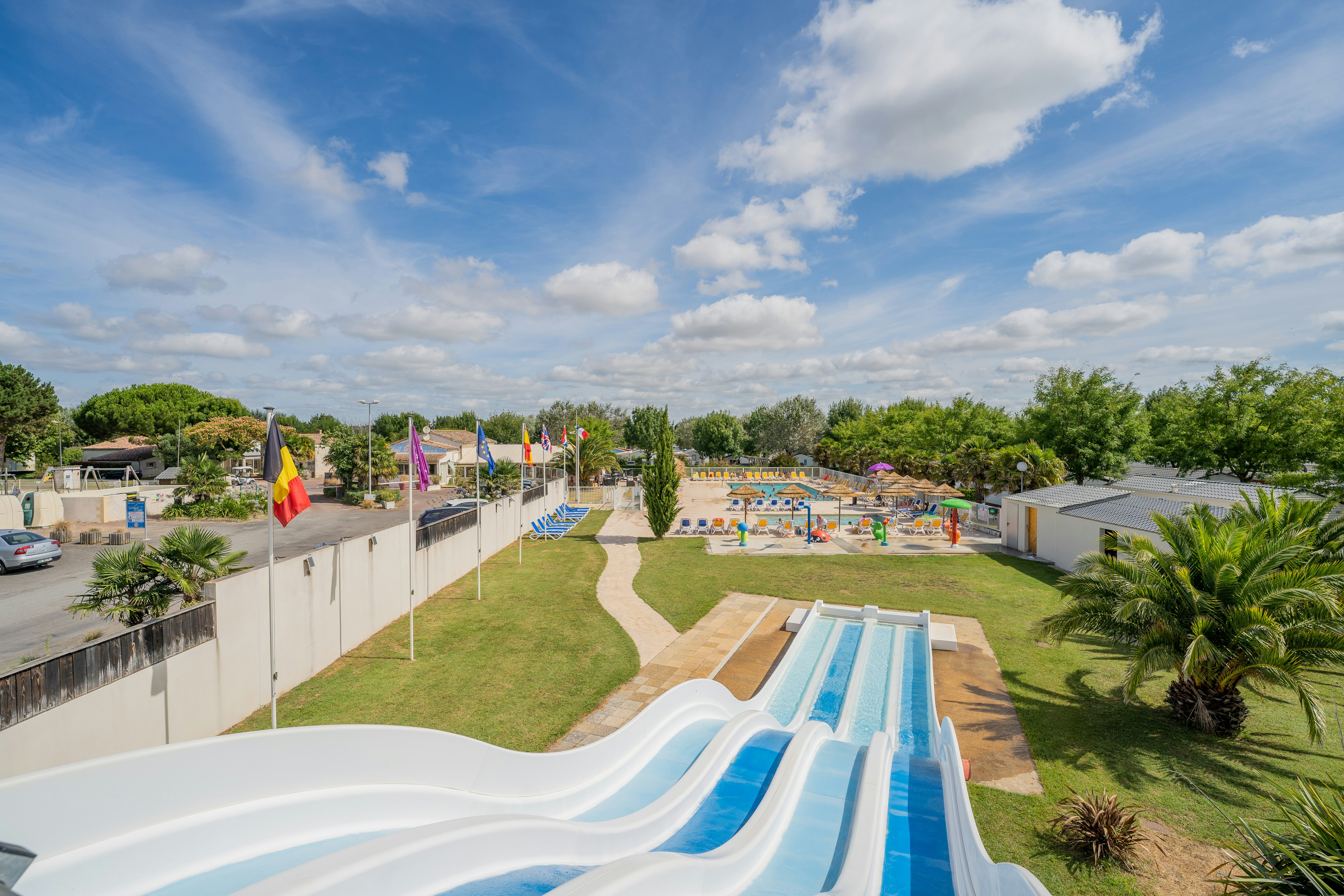 Camping Le Soleil Levant-Ribes  - Rutschen im Wasserpark des Campingplatzes