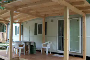 Camping Le Sorgenti - Terrasse eines Ferienhauses