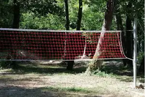 Camping Le Sorgenti - Volleyballfeld auf dem Campingplatz