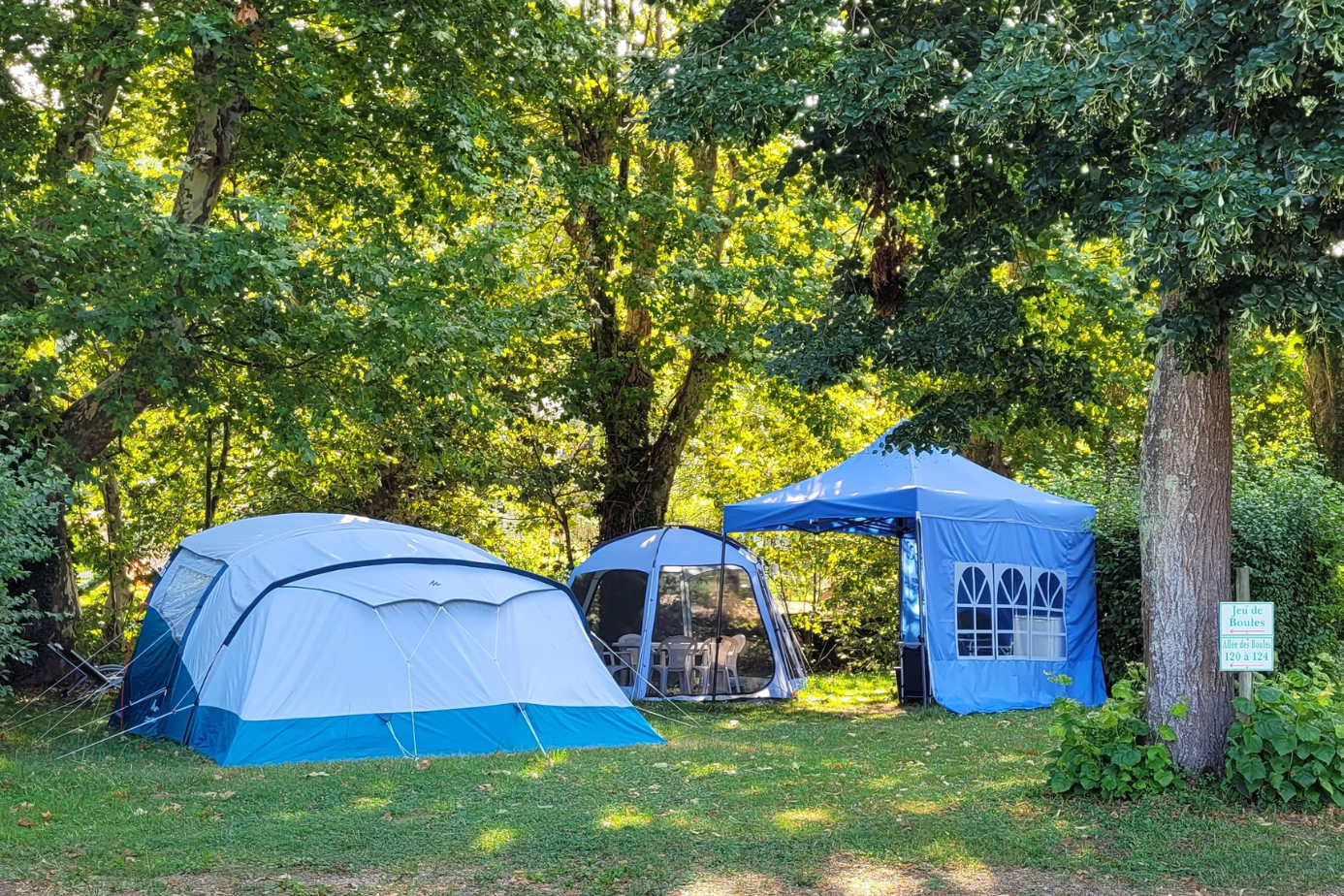 camping Le Soulhol - Standplatzwiese auf dem Campingplatz