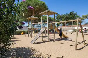 Camping LE SUROIT - Spielplatz vom Campingplatz