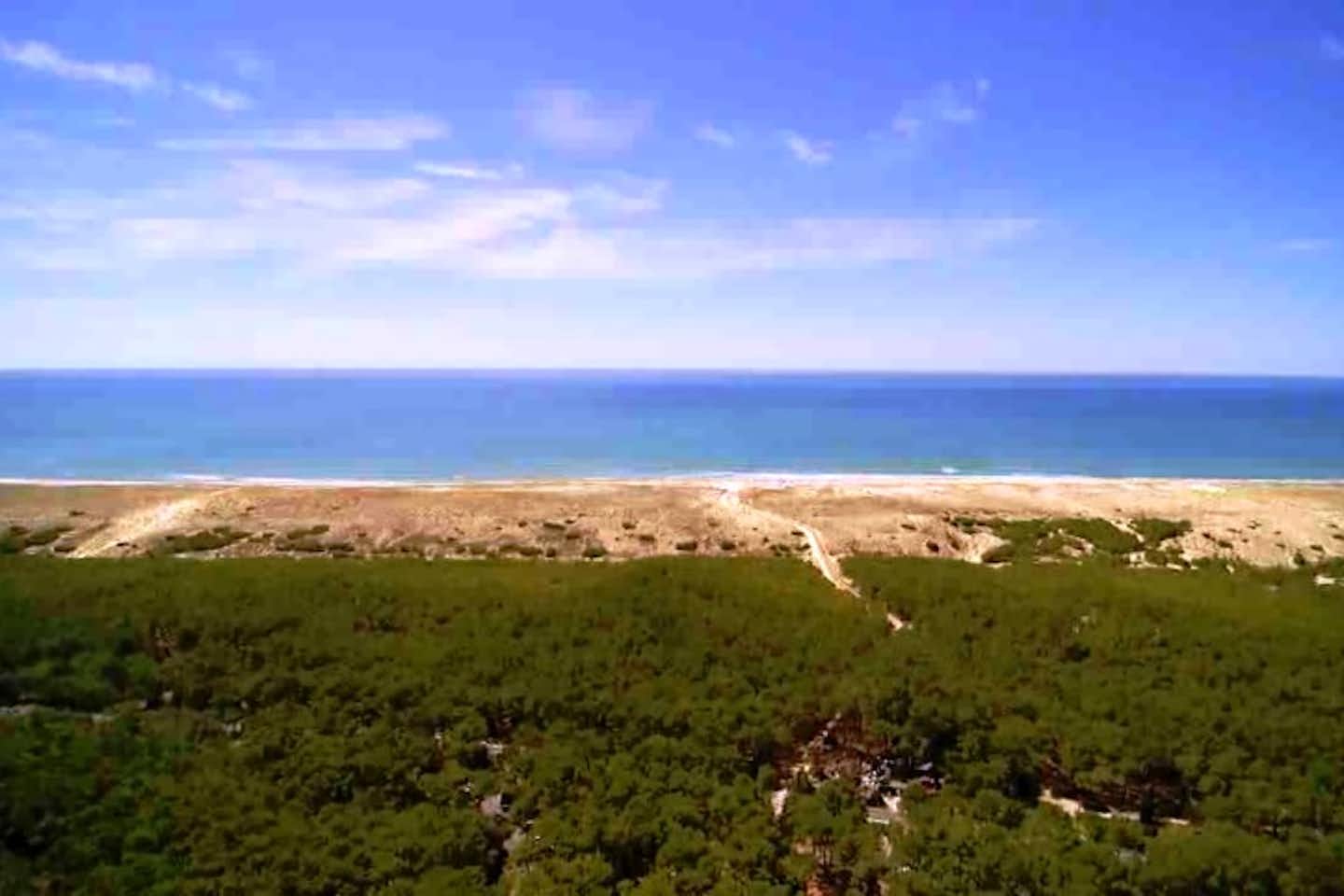 Camping Le Truc Vert  -  Luftaufnahme vom Campingplatz am Strand des Atlantischen Ozeans