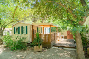 Camping Le Val de Durance - Mobilheim mit Terrasse auf dem Campingplatz