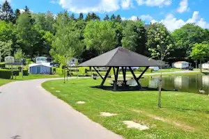 Camping Le Val de l'Aisne - Standplätze auf dem Campingplatz
