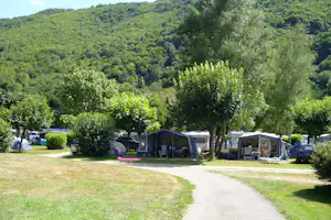 Camping Le Vaurette - Wohnwagen- und Zeltstellplatz im Grünen auf dem Campingplatz