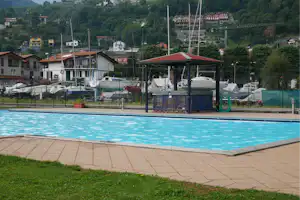 Camping Le Vele - Pool mit Ausblick