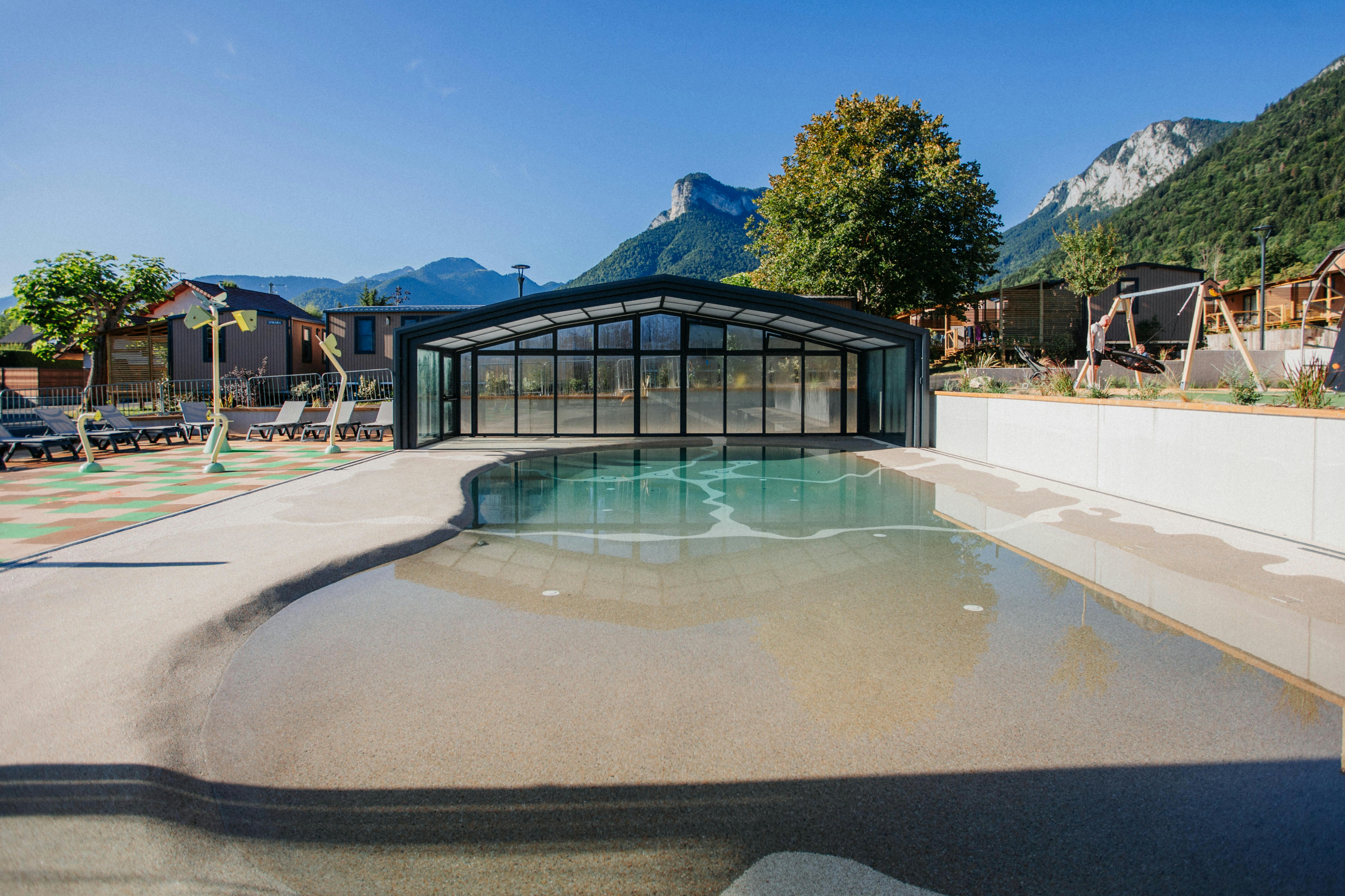 Yelloh! Village Lo Velâjo  Camping Le Verger Fleuri - Pool im Freien auf dem Campingplatz