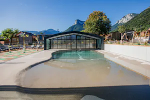 Yelloh! Village Lo Velâjo Camping Le Verger Fleuri - Pool im Freien auf dem Campingplatz