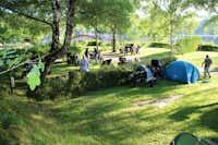Camping Le Viaduc  -  Zeltstellplätze im Grünen am Fluss