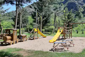 Camping LE VIADUC Ardèche Camping Le Viaduc - Kinderspielplatz auf dem Campingplatz