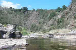 Camping Le Viaduc - Fluss in der Nähe vom Campingplatz
