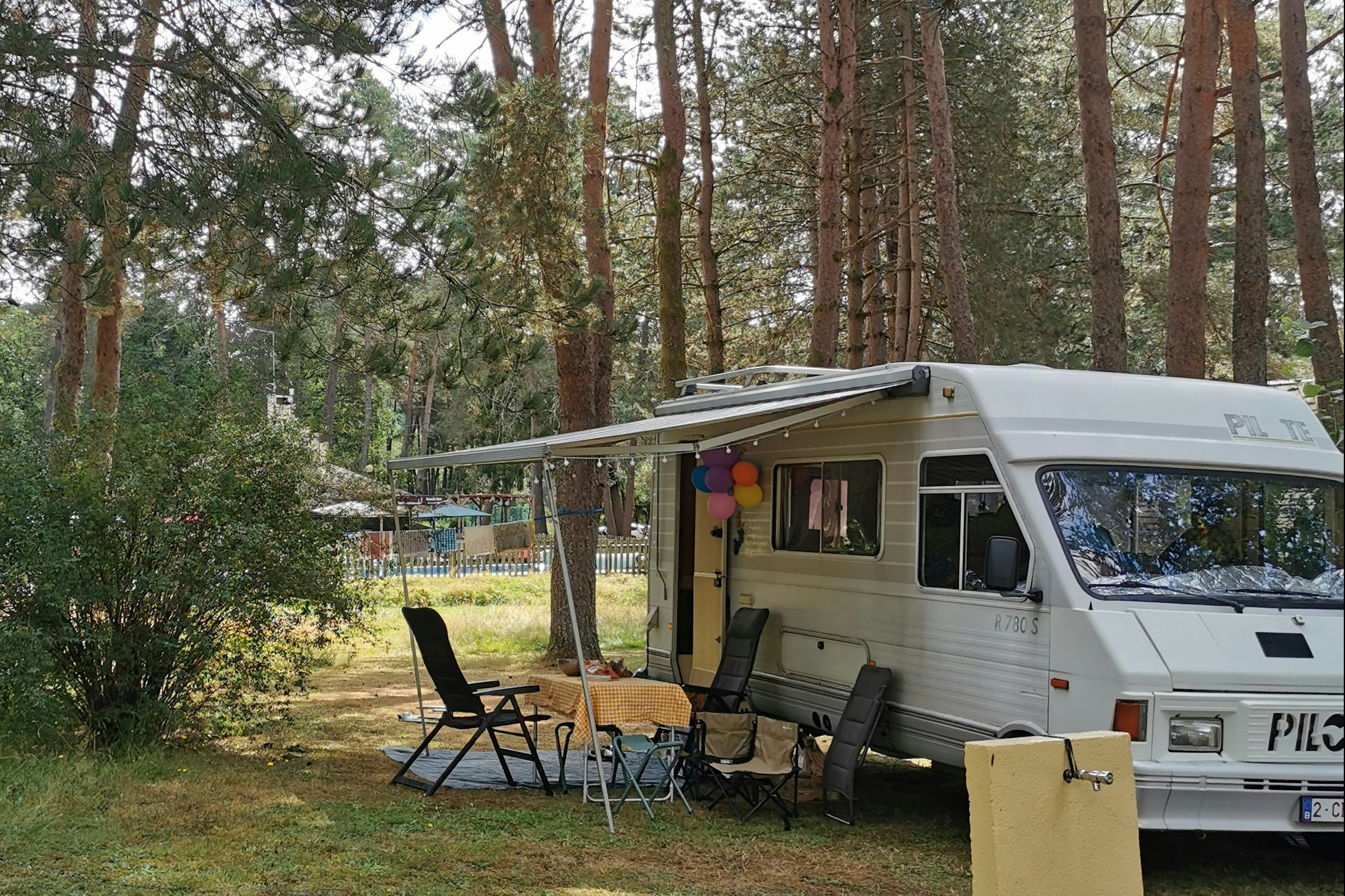 Camping le Vianon - Standplätze im Grünen auf dem Campingplatz