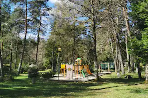 Camping les Sapins de Corrèze Camping le Vianon - Kinderspielplatz auf dem Campingplatz
