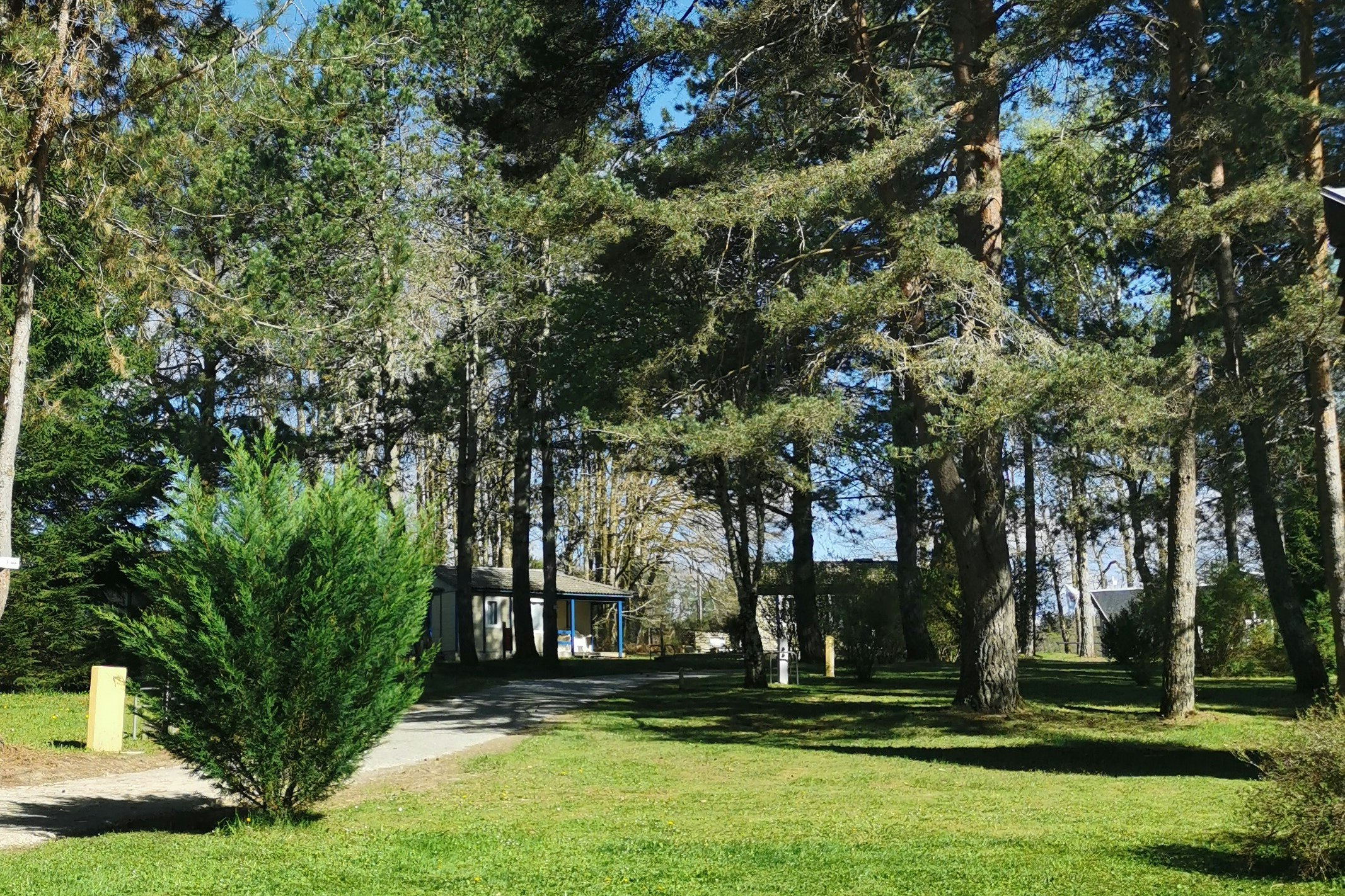 Camping les Sapins de Corrèze  Camping le Vianon - Blick auf den Campingplatz in der Natur