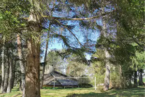 Camping les Sapins de Corrèze Camping le Vianon - Volleyballfeld auf dem Campingplatz