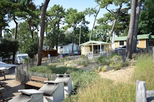 Camping Le Vieux Moulin - Stellplätze und Mobilheime auf dem Campingplatz