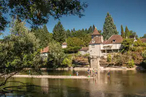 Camping Le Village du Port - Angeln am Fluss vom Campingplatz