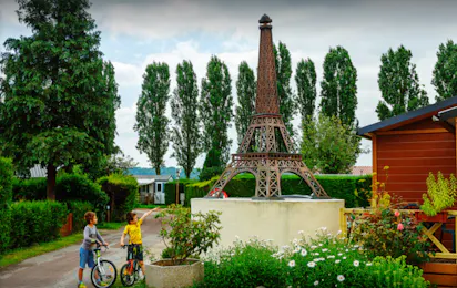 Camping Le Village Parisien