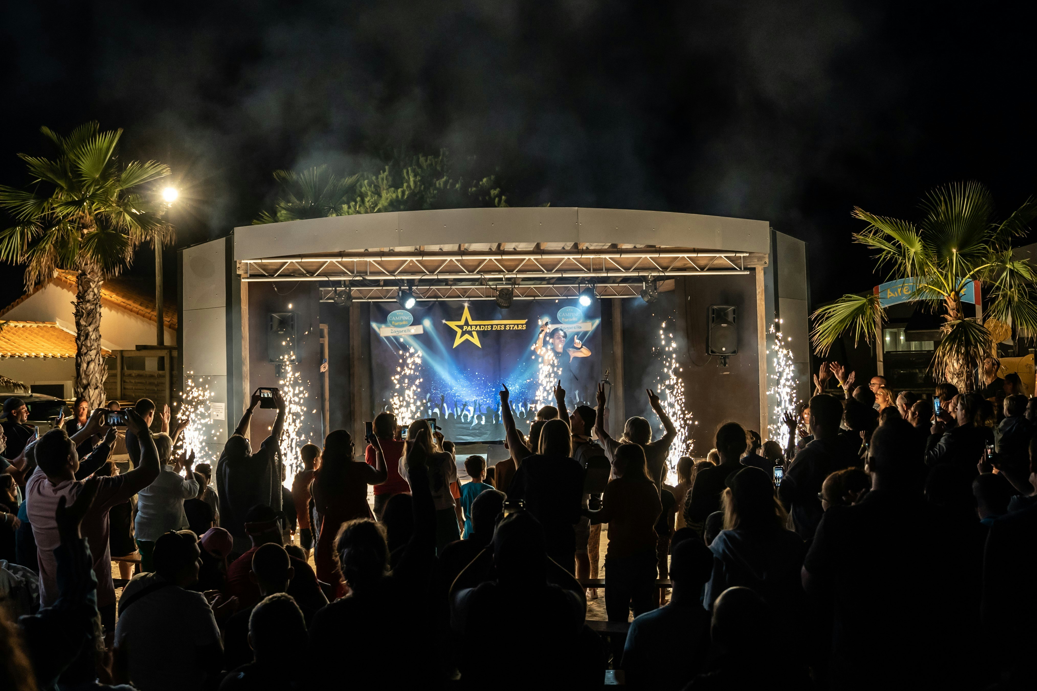 Camping Le Zagarella - Liveshows am Abend auf dem Campingplatz