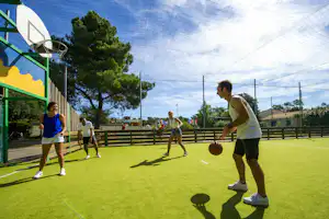 Camping Capfun Le Zagarella Camping Le Zagarella - Sportplatz auf dem Campingplatz